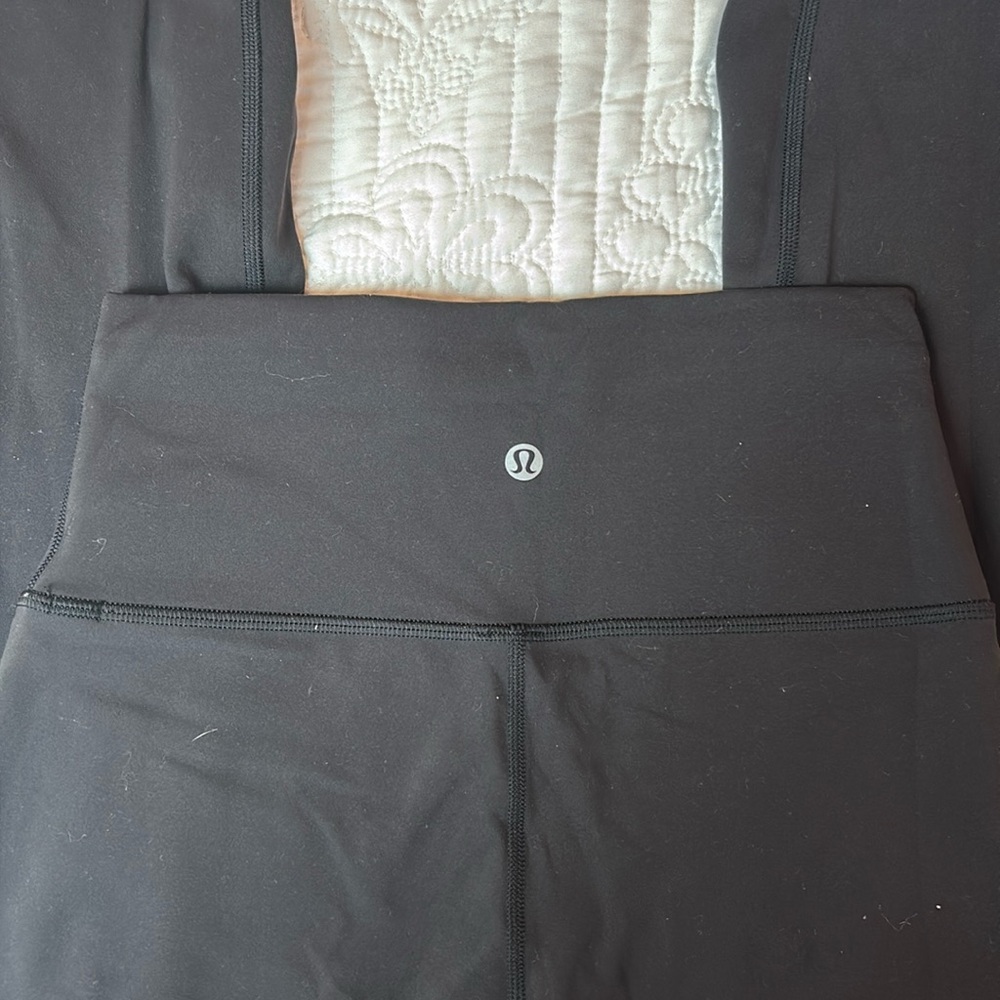 Size 6 Black Wunder Train High-Rise Legging 25”